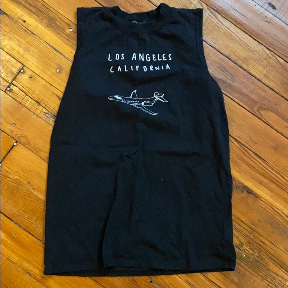 LA muscle tee!